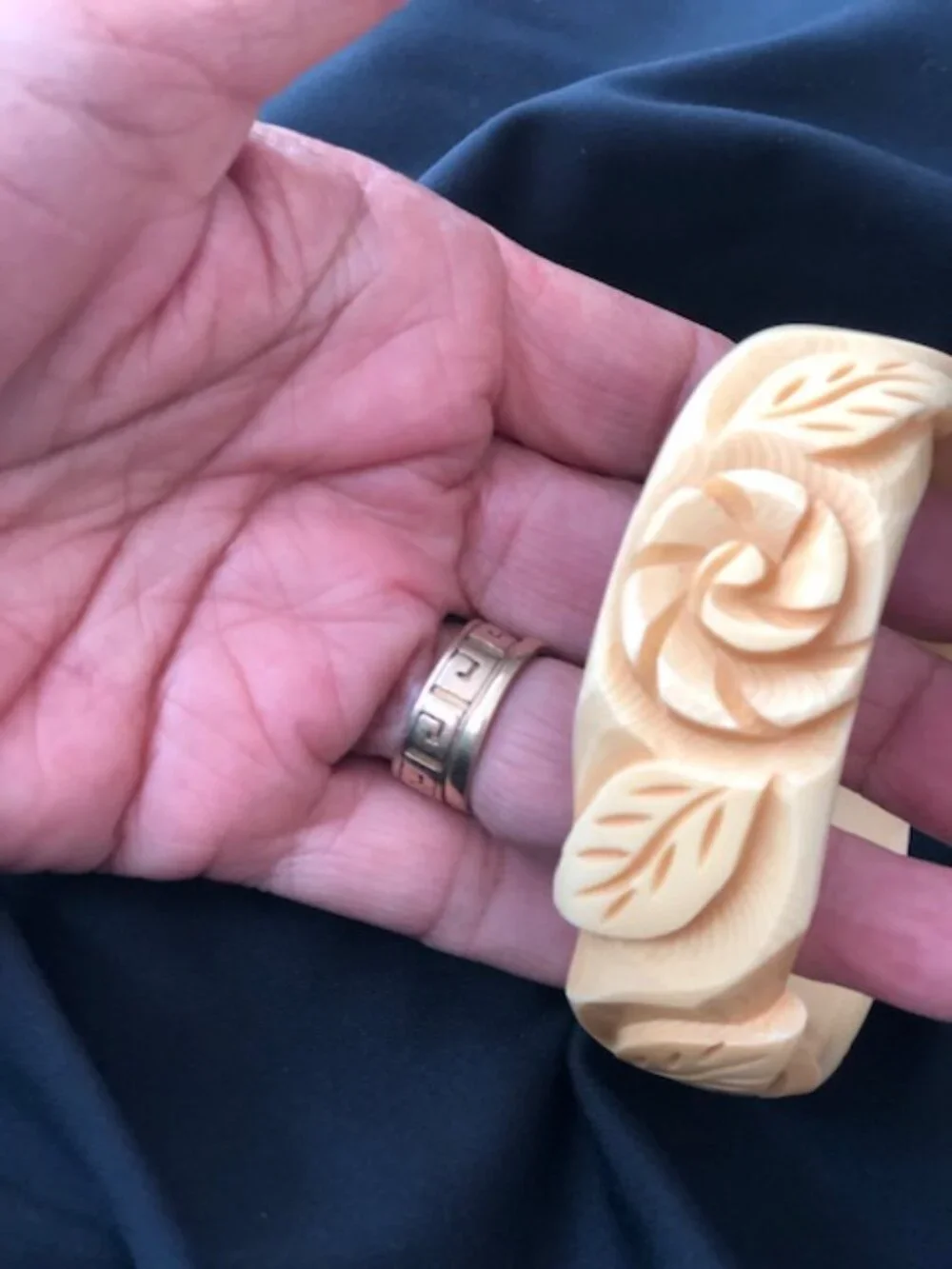 Vinatge celluloid bracelet bangle